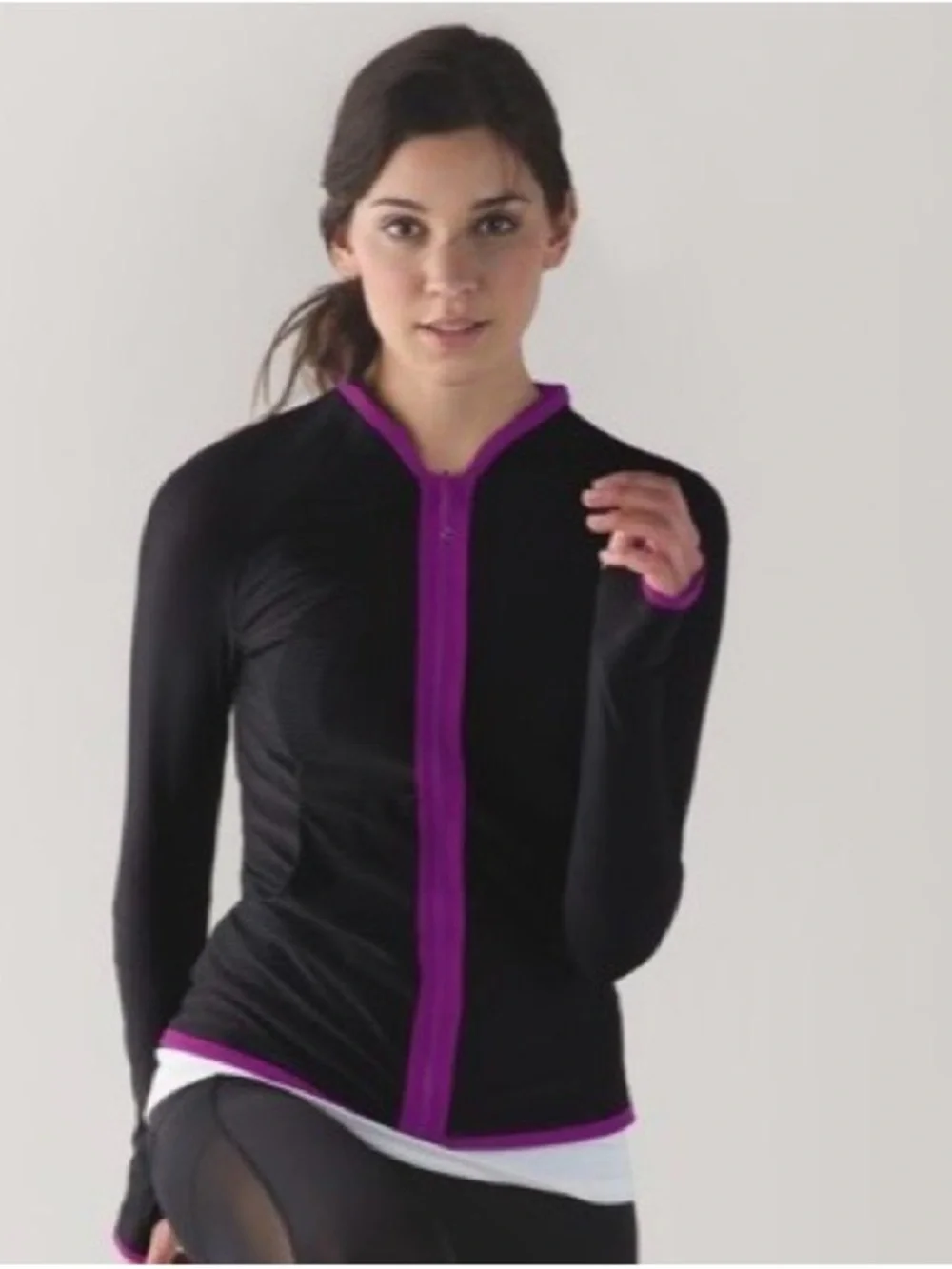 Lululemon Find Your Bliss Reversible Jacket in Black/Plum, size 4